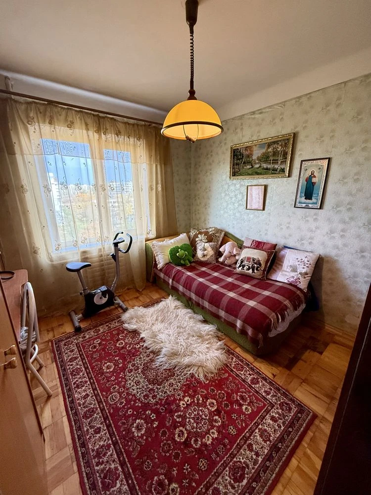 Продажа 3-комнатной квартиры в центре района Хортицкого