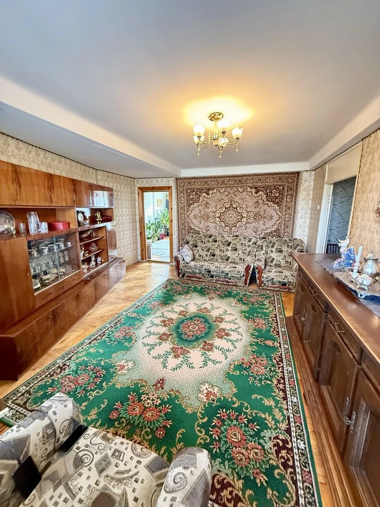 Продажа 3-комнатной квартиры в центре района Хортицкого