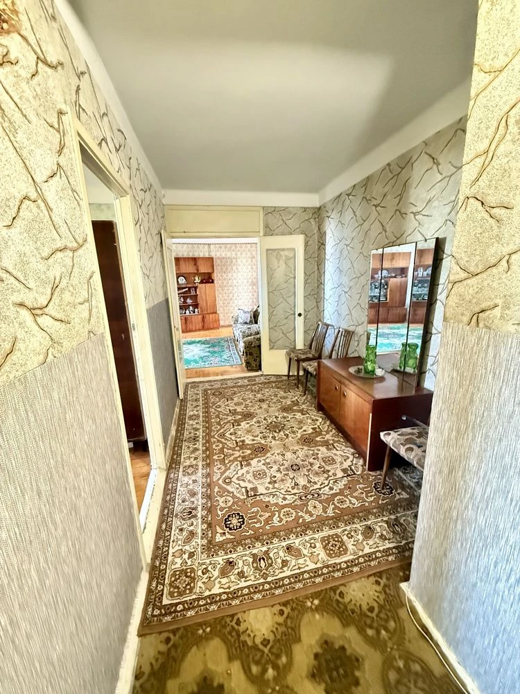 Продажа 3-комнатной квартиры в центре района Хортицкого