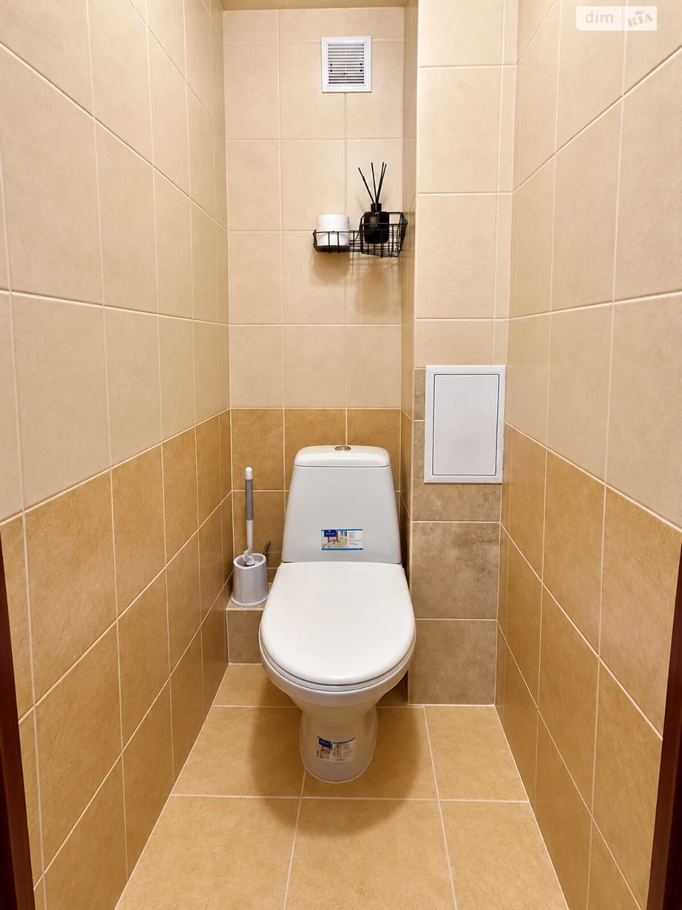 Apartment for Sale, Exhibition