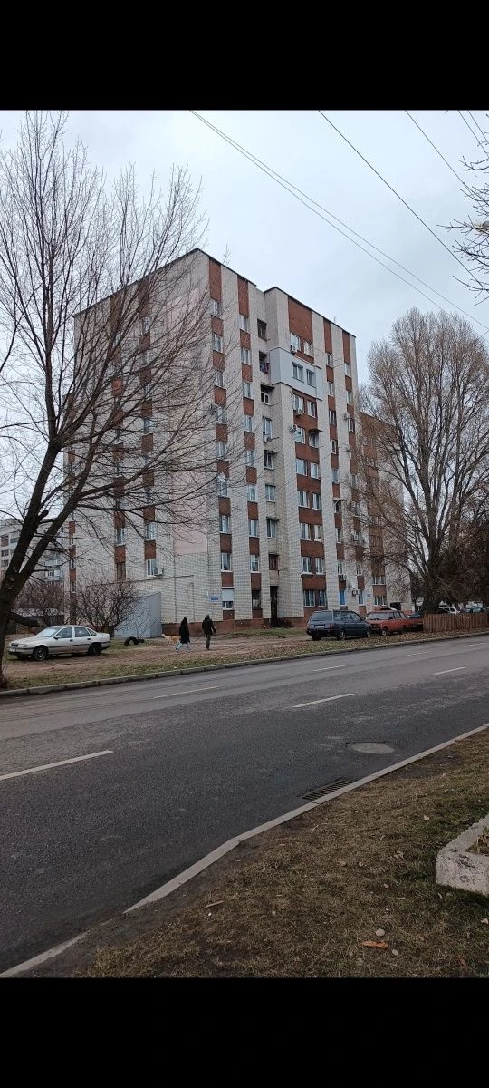 Продаж 1-комнатной квартиры в районе площади 700-летия