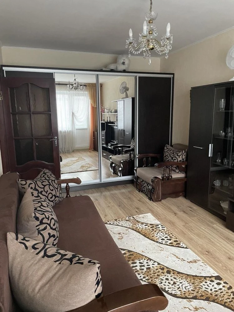 One-room apartment for sale, Евгений Коновальця Street