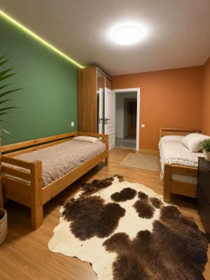 Spacious and cozy 4-bedroom apartment (!)