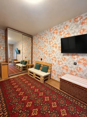 Spacious and cozy 4-bedroom apartment (!)