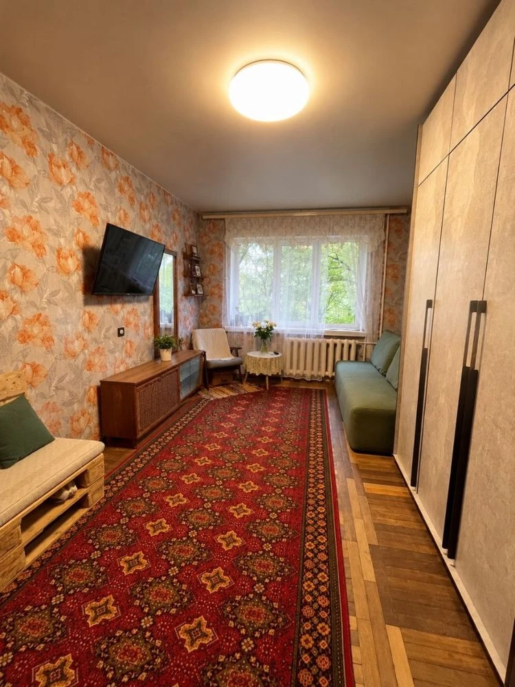 Spacious and cozy 4-bedroom apartment (!)