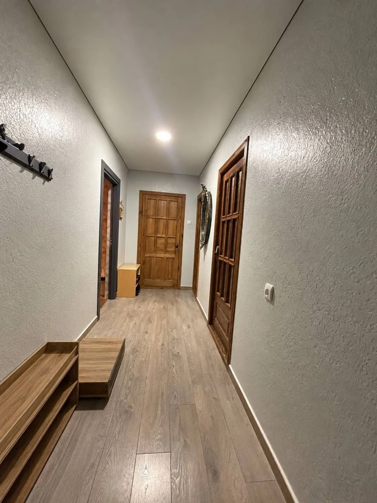 Spacious and cozy 4-bedroom apartment (!)