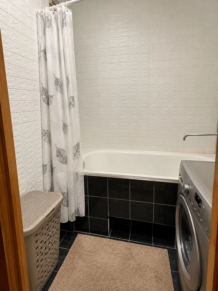 Spacious and cozy 4-bedroom apartment (!)