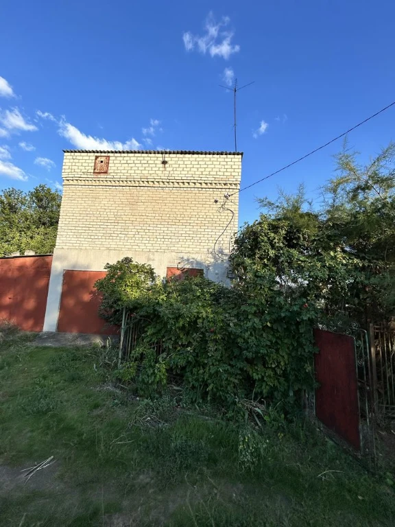 For sale - house + 2 garages