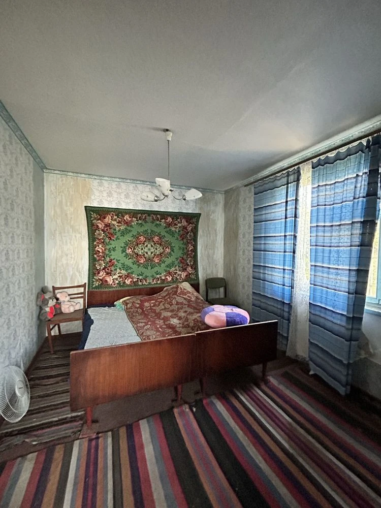 Продається будинок-дача + 2 гаражі