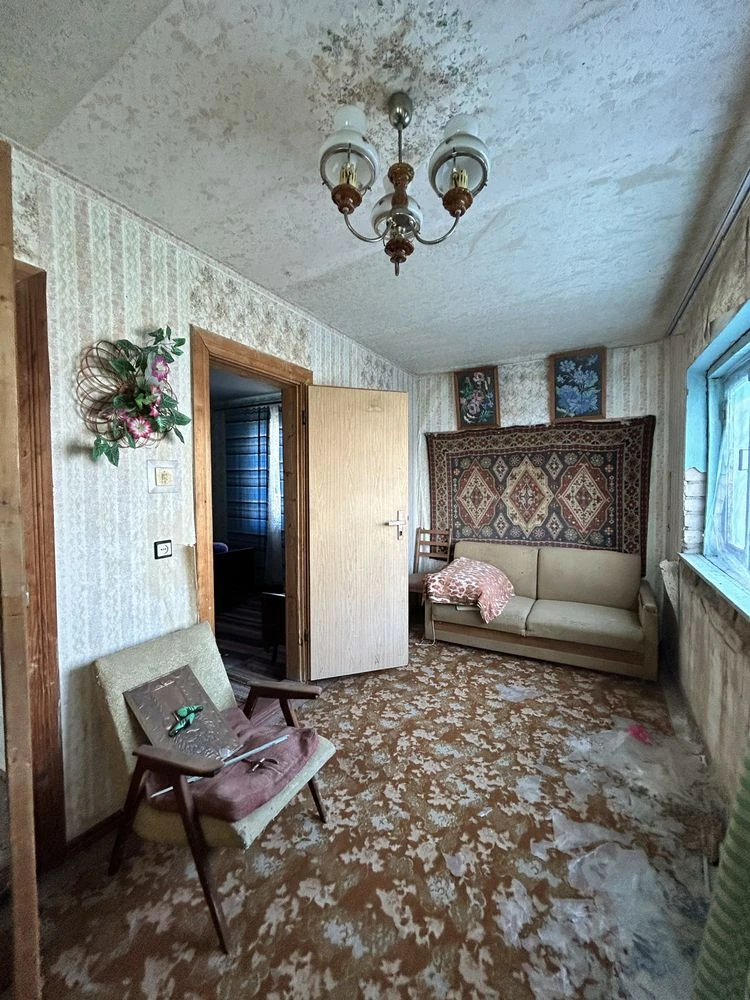 Продається будинок-дача + 2 гаражі