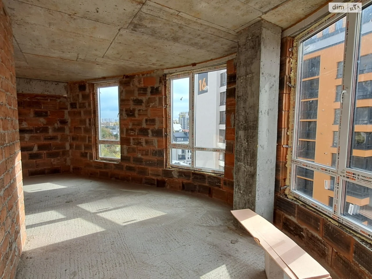 Apartment for Sale: Center
