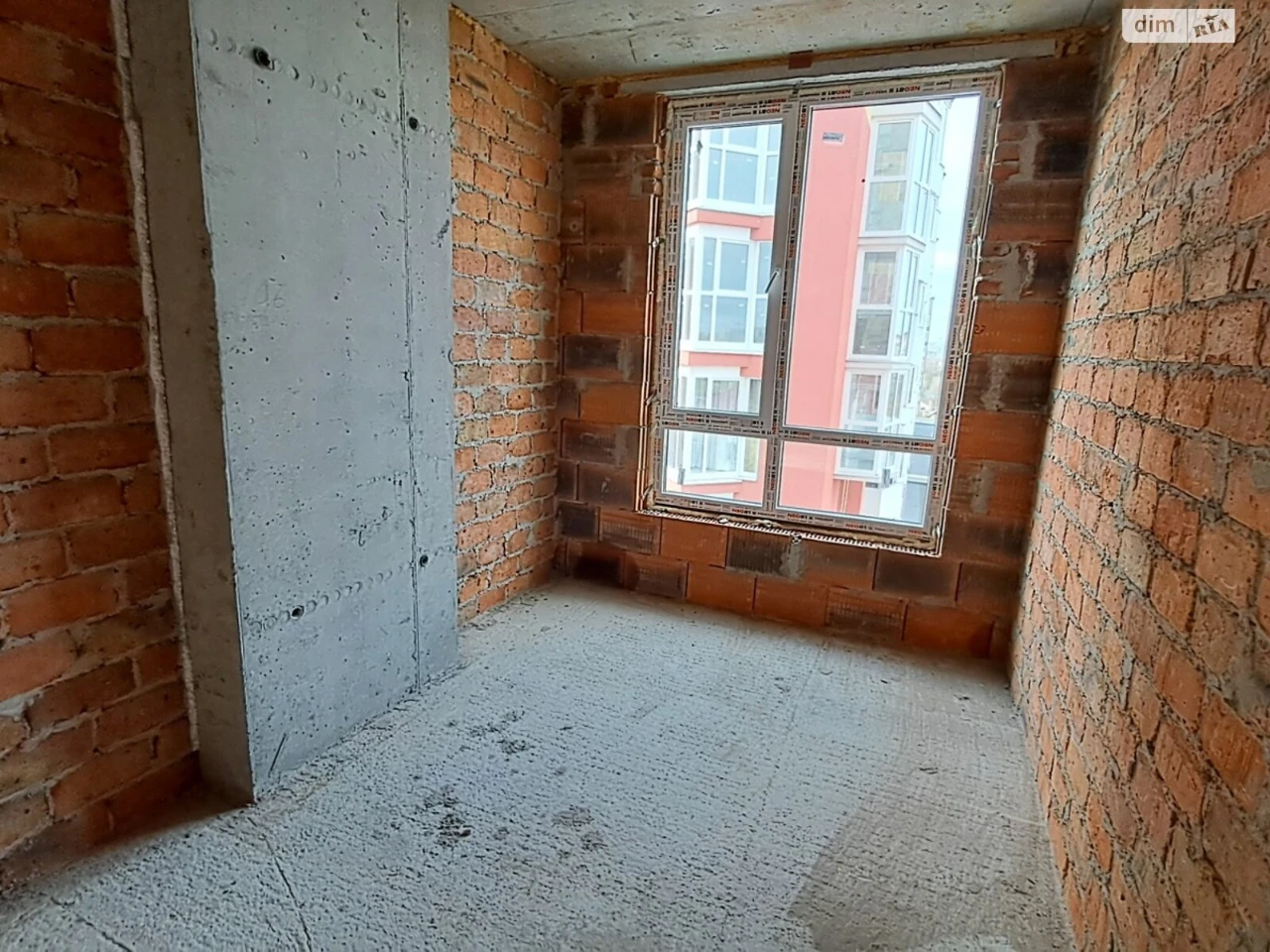 Apartment for Sale: Center