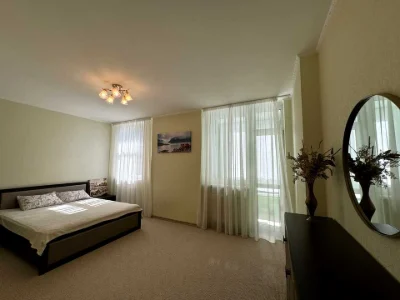 Apartment. Petro Grigorienko Street