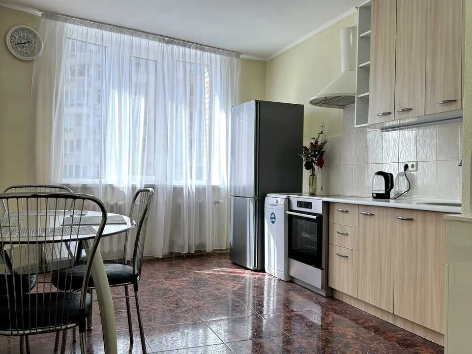 Apartment. Petro Grigorienko Street