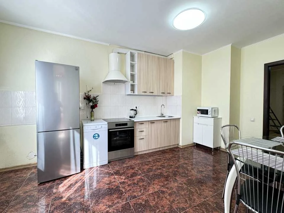 Apartment. Petro Grigorienko Street