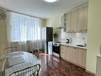 Apartment. Petro Grigorienko Street