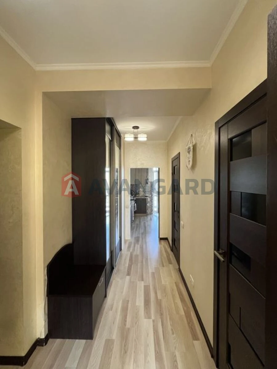 Sale of 1-bedroom apartment, Roksolany Street.