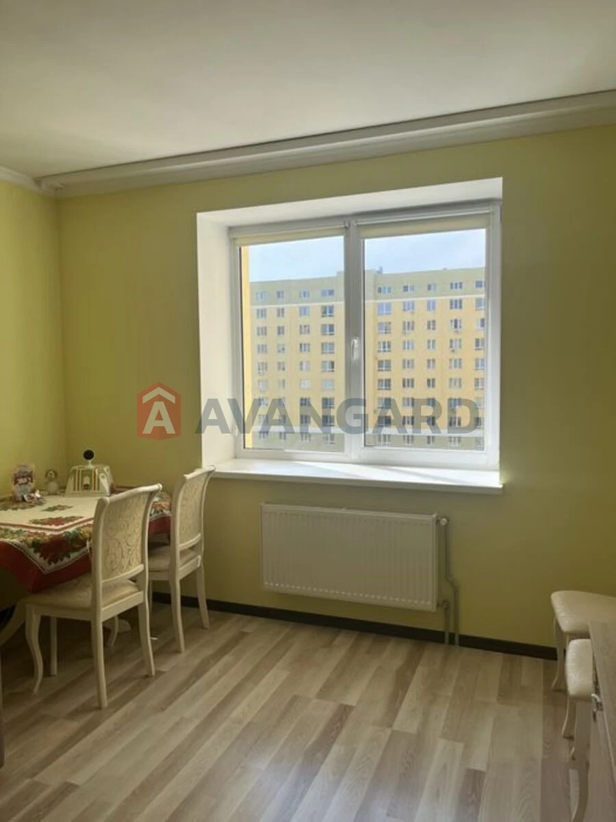 Sale of 1-bedroom apartment, Roksolany Street.