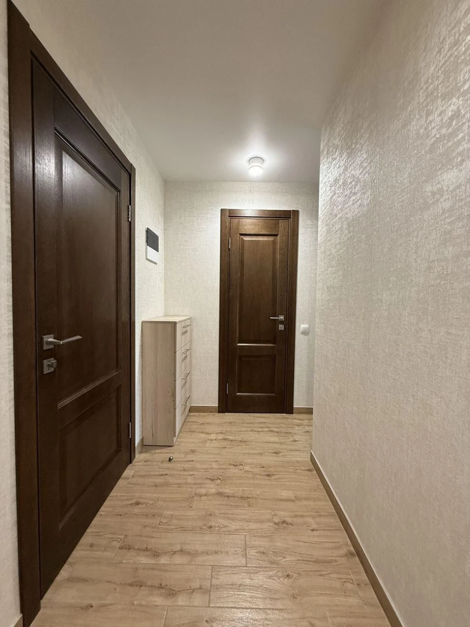 Продаж 2-кімнатній квартири в центрі Броварів.