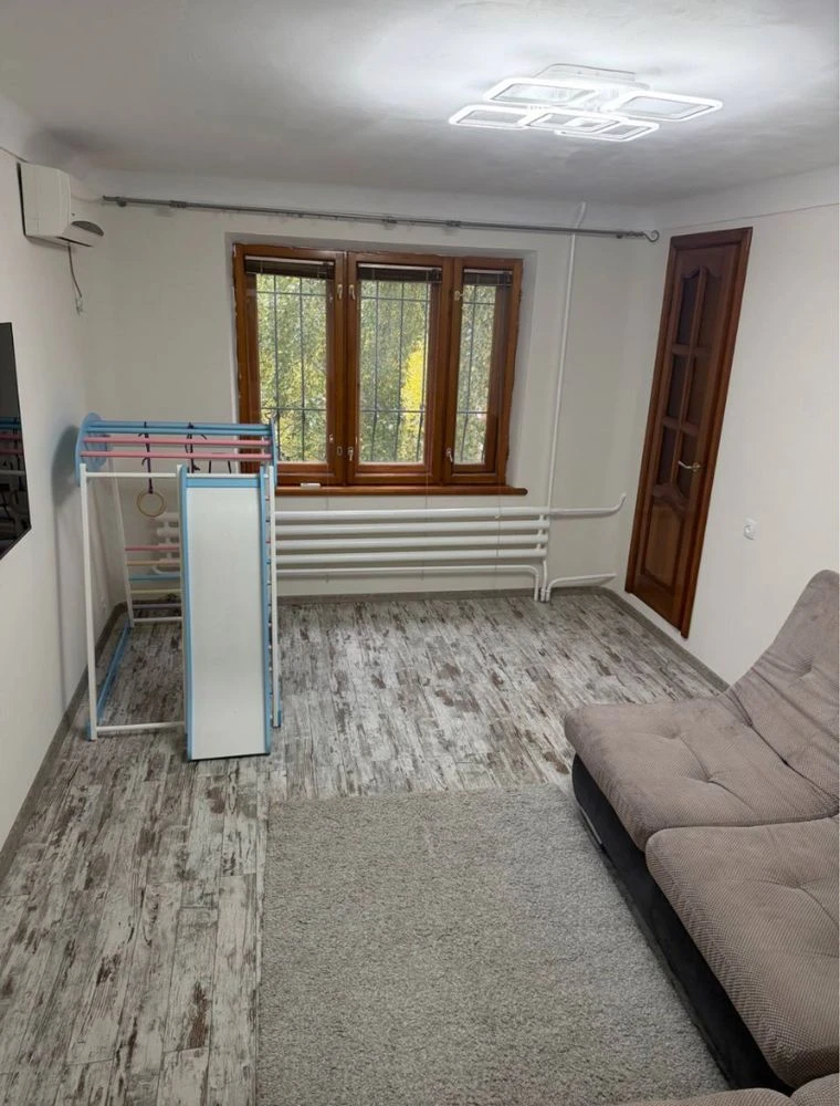 Продается 3-комнатная квартира на улице Ликара Бончука, улица Раковка