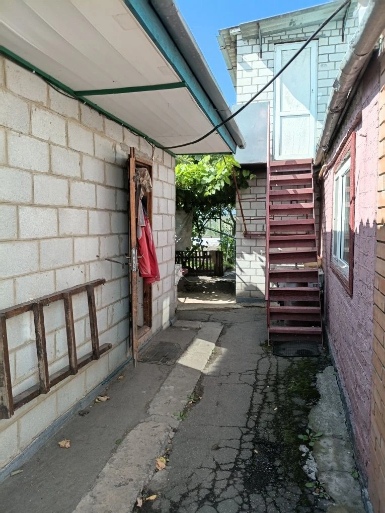 продається будинок