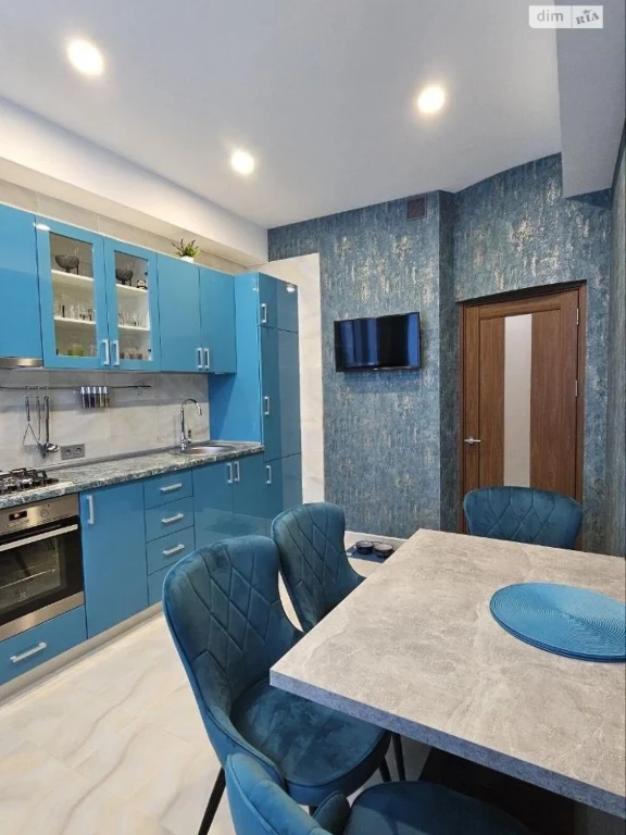Apartment, 2 rooms, 90 sq m, Kharkiv
