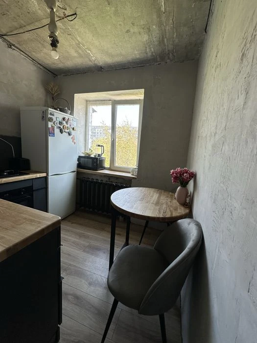 For sale 2-room apartment / metro station Zahisnykov - Sportivna