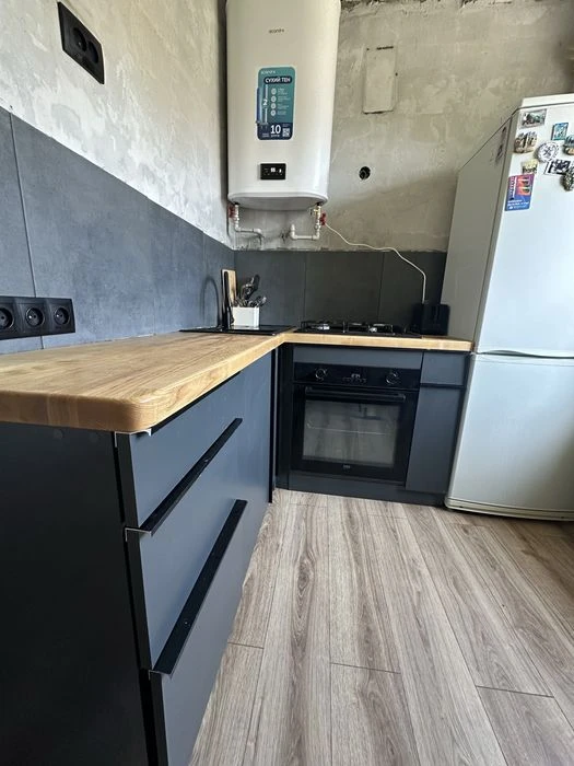 For sale 2-room apartment / metro station Zahisnykov - Sportivna