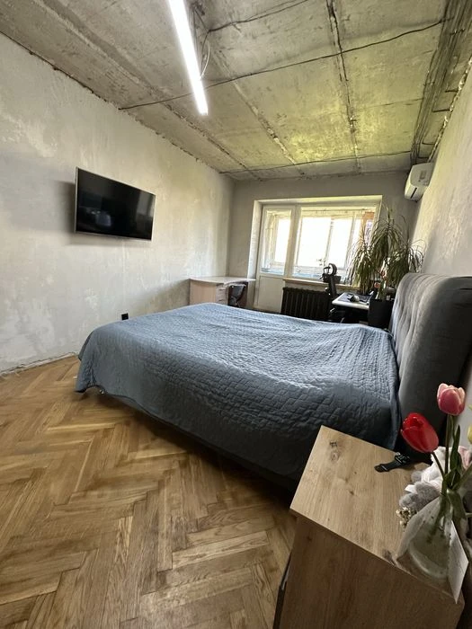 For sale 2-room apartment / metro station Zahisnykov - Sportivna