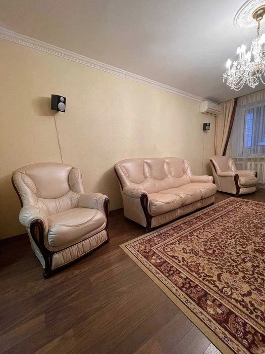 Продам просторную 3к квартиру с мебелью и техникой ж/м Топол