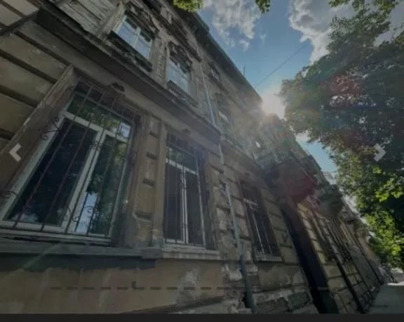Продажа 2-ком квартира 42 м² 3/3ц ул.Лысенко 60000$