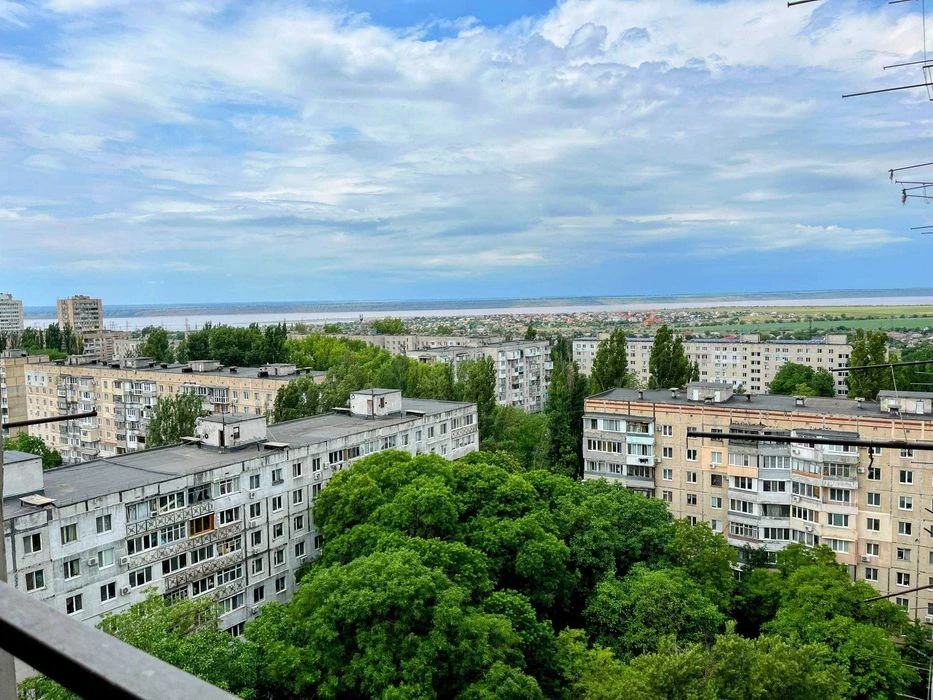 I will sell a spacious apartment - your dream in the village of Kotovskog
