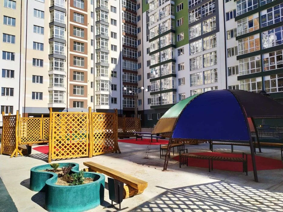 Продажа квартиры,3-комнатная ЗДАНА, Бандеры-Высочана, рядом го