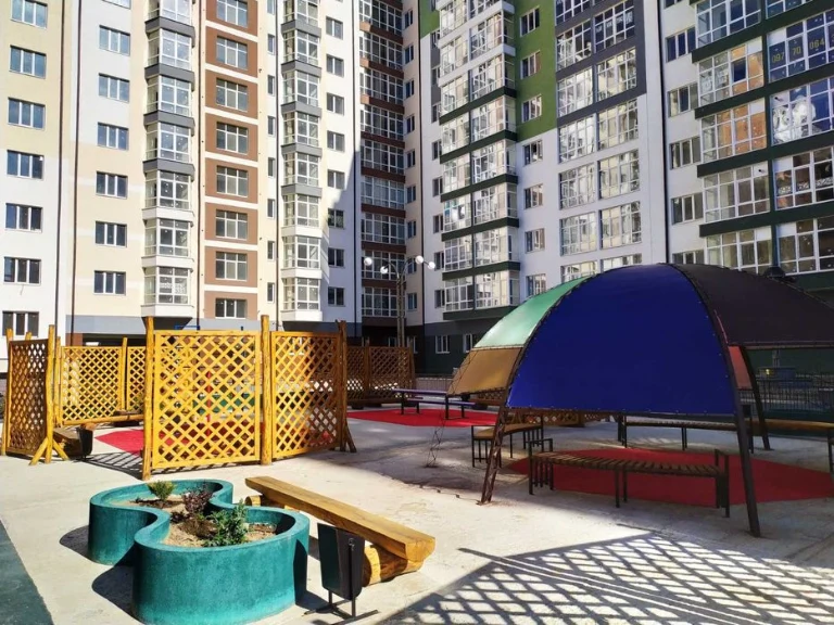 Продажа квартиры,3-комнатная ЗДАНА, Бандеры-Высочана, рядом го