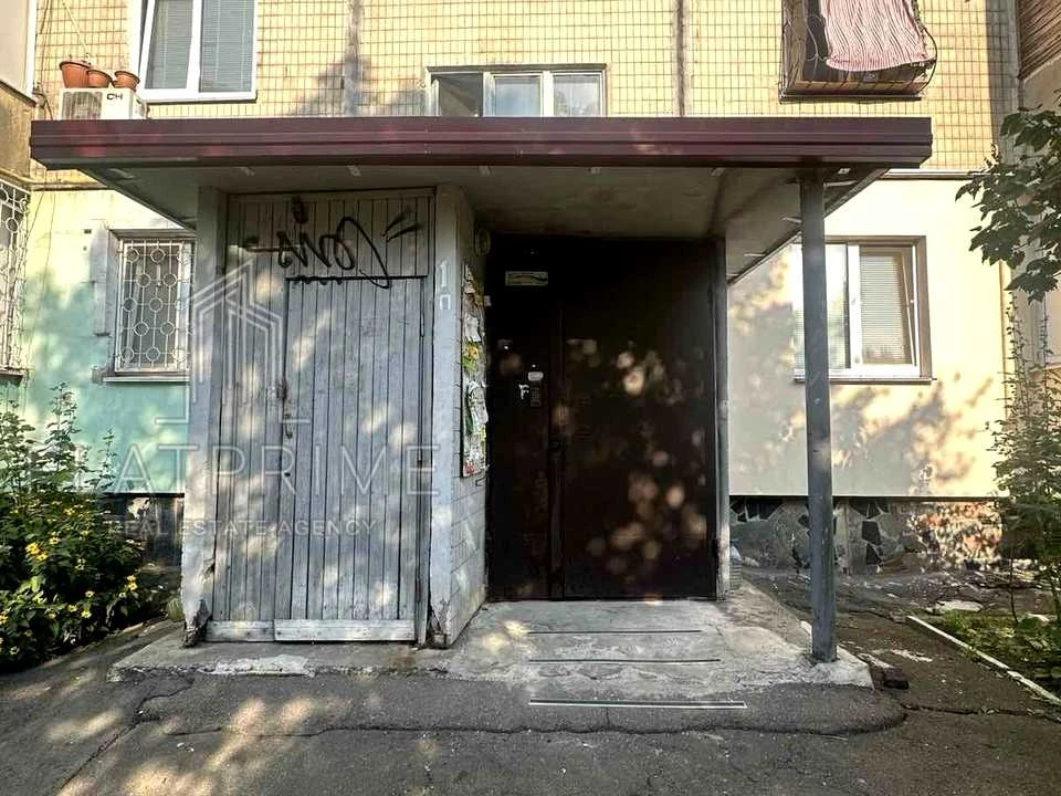 Apartment. Kyiv, Oleksandra Brynzhali St. (Teshebaeva)