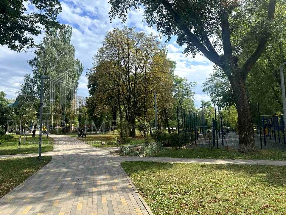 Apartment. Kyiv, Oleksandra Brynzhali St. (Teshebaeva)