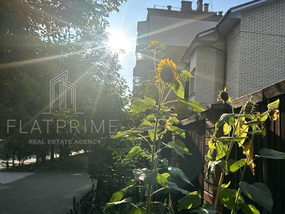 Apartment. Kyiv, Oleksandra Brynzhali St. (Teshebaeva)