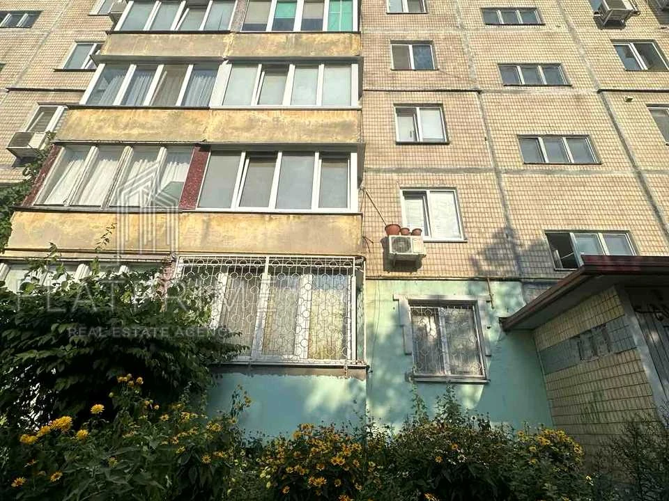 Apartment. Kyiv, Oleksandra Brynzhali St. (Teshebaeva)