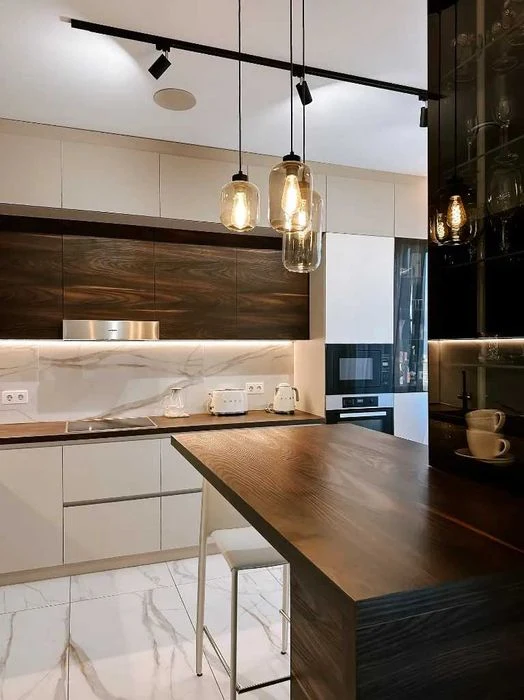 I will sell a 3-room apartment 127m2 in the Kirovsky residential complex, a good deal for $1,300.