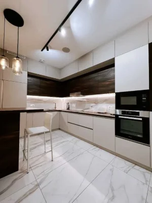 I will sell a 3-room apartment 127m2 in the Kirovsky residential complex, a good deal for $1,300.