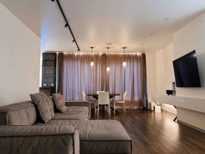 I will sell a 3-room apartment 127m2 in the Kirovsky residential complex, a good deal for $1,300.