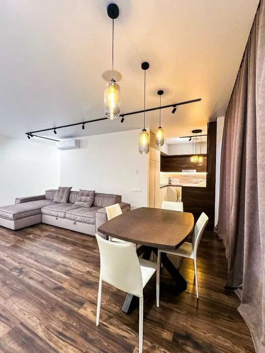 I will sell a 3-room apartment 127m2 in the Kirovsky residential complex, a good deal for $1,300.