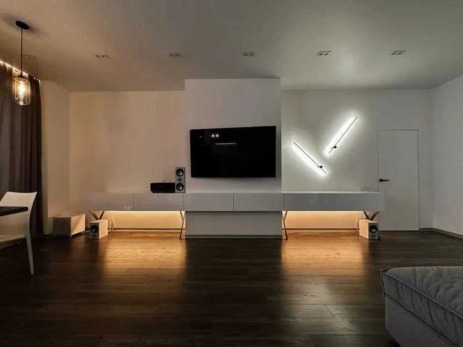 I will sell a 3-room apartment 127m2 in the Kirovsky residential complex, a good deal for $1,300.