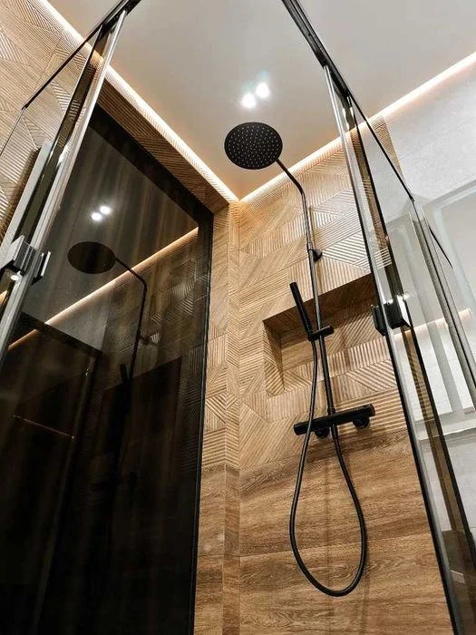 I will sell a 3-room apartment 127m2 in the Kirovsky residential complex, a good deal for $1,300.