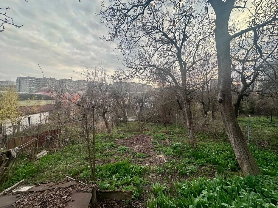 Продається ділянка в Центрі на вул. Малиновського!