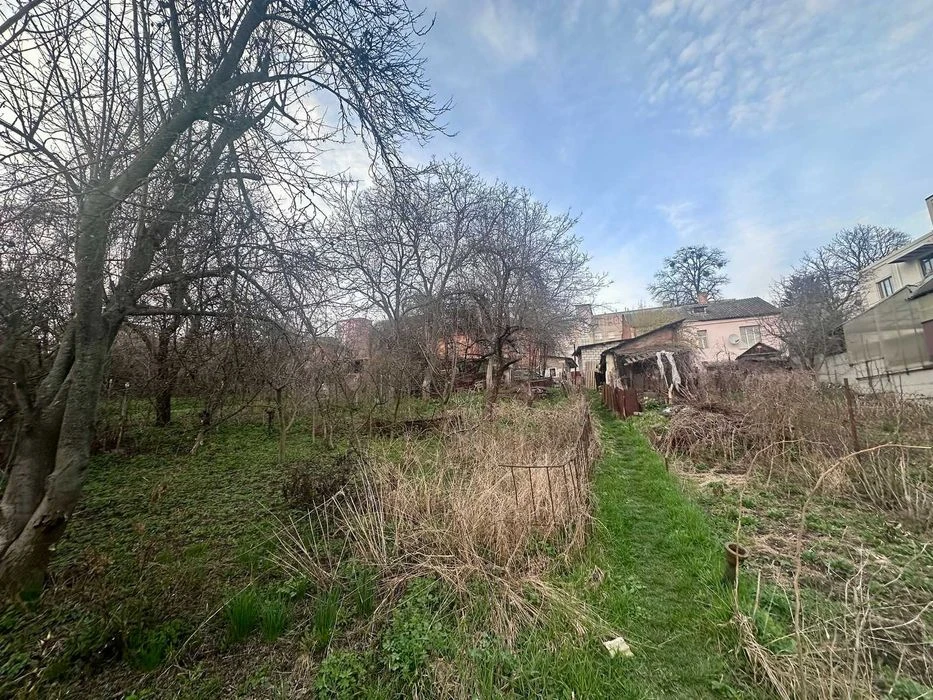 Продається ділянка в Центрі на вул. Малиновського!