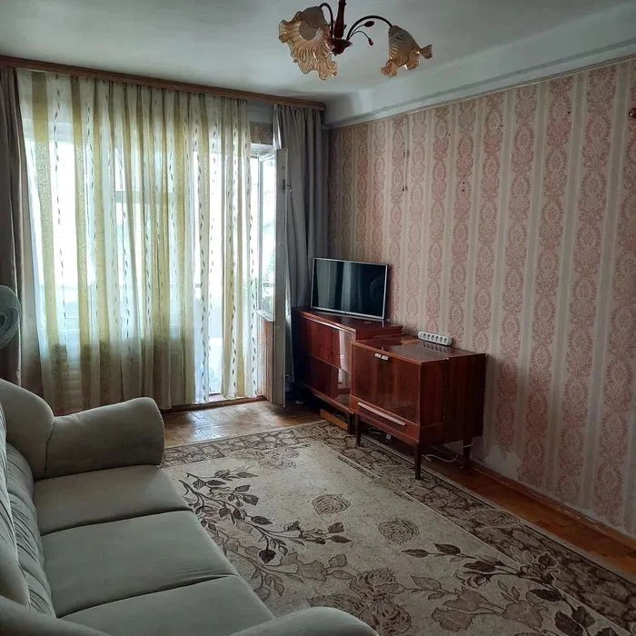 Продам 3 ком.кв. Хорошее месторасположение. Пр. Юбилейный