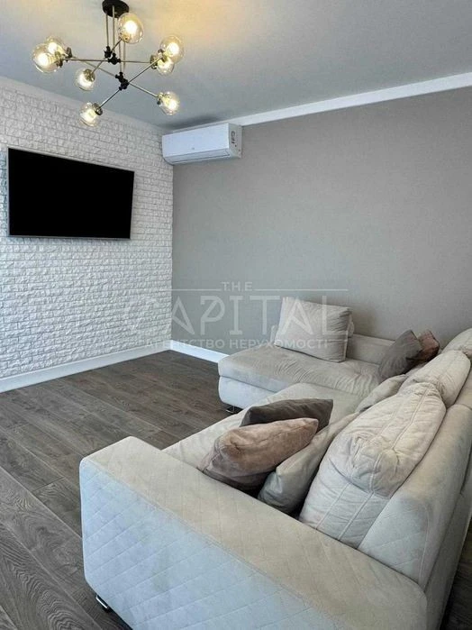 Sale of a modern 3-room apartment in the residential complex "Zarichny"