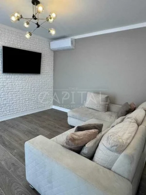 Sale of a modern 3-room apartment in the residential complex "Zarichny"