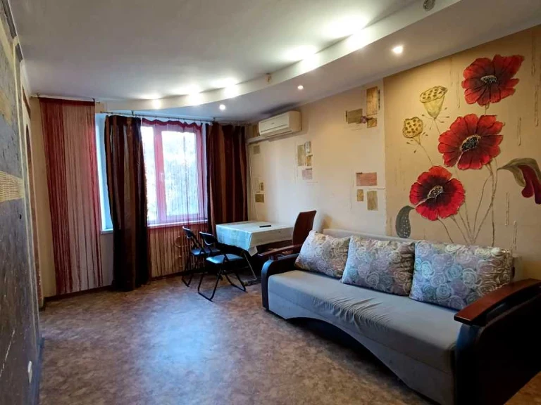 Apartment. Kharkiv, Valentynivska St. (Blyukhera)